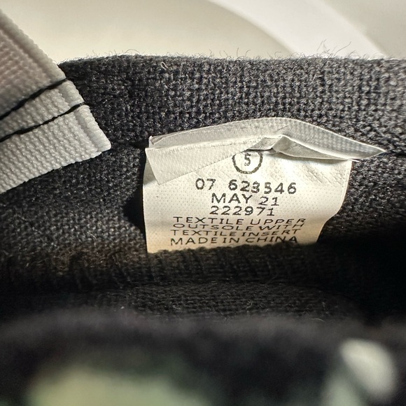 TOMMY BAHAMA DINOSAUR GLOW IN THE DARK TODDLER BOY SIZE 5 NWT - Picture 10 of 11